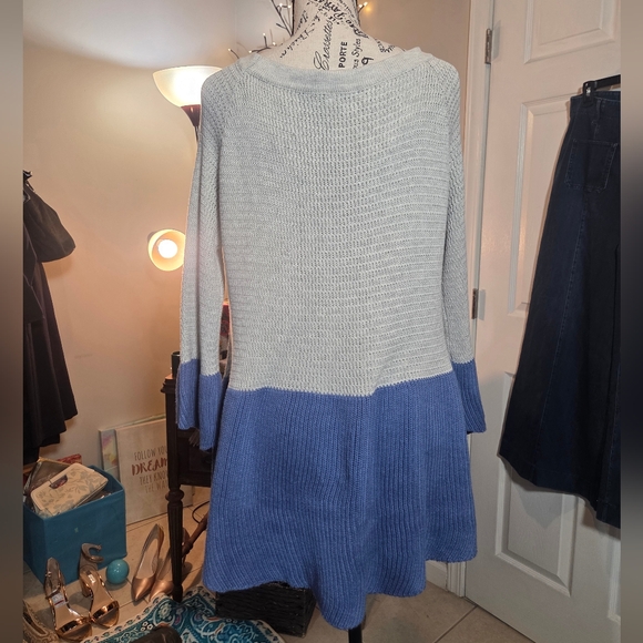 Easel Off-the-Shoulder Sweater in Blue and Gray - Picture 4 of 6
